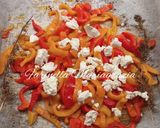 Foto del passaggio 3 della ricetta Peperoni al forno con Robiola 👩‍🍳❤️