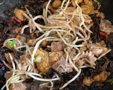 Foto del paso 5 de la receta: Pollo con verduras y algas al wok