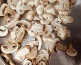 A picture of step 1 of Garlic Mushroom.