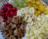 A picture of step 1 of Cream Fruit Chaat.