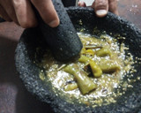 Foto del paso 4 de la receta: Salsa verde ranchera bien brava con pulque o tequila