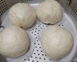 Foto langkah ke 7 dari resep Bakpao Isi Ayam Kecap (burger bakpao).