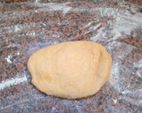 Foto del paso 3 de la receta: EMPANADAS DE QUESO Y CEBOLLAS 🧀🧀🧀🧅🧅🧅CON MASA CASERA 😊😊🥰😋😋😋😜🙃🙃🙃😋🥰💪💪😗👌