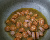 Foto del paso 3 de la receta: Arroz amarillo con longaniza de cerdo🐷