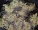 A picture of step 6 of Chinese pakoray.