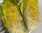 Foto del paso 1 de la receta: Cogollos a la plancha con queso de cabra