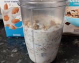 Foto del paso 2 de la receta: Batido saludable de banana, muesli de quinoa y leche de almendras