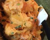 Foto langkah ke 3 dari resep Cucur bawang pedas.