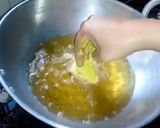 A picture of step 5 of Aloo Chop.