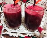 A picture of step 4 of Healthy Red Detox Juice.
