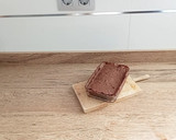 Foto del paso 4 de la receta: Bizcocho de chocolate sin horno sin harina sin lácteos