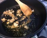 Une image de l'étape 4 de Pommes de terre sautées aux tomates, ail et épices.