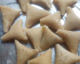 A picture of step 2 of Chicken samosa.
