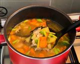 Foto langkah ke 6 dari resep Sop Dada Ayam Sueger Polll.