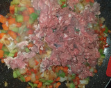 Foto del paso 2 de la receta: Pan relleno con carne picada y verduras