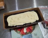 Foto langkah ke 5 dari resep Insert Cheese Fudgy Brownies.