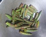 A picture of step 2 of Masala Bhindi.