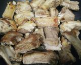Hình bước làm 1 của món Sườn Kho Nước Cốt Dừa