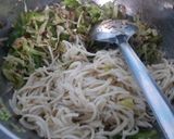 નૂડલ્સ ફ્રેન્કી (Noodles Frankie Recipe In Gujarati) રેસીપી સ્ટેપ3ફોટો