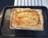 A picture of step 8 of Russian-style pie.