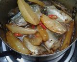 Hình bước làm 3 của món Cá nục bông kho khế