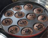 A picture of step 3 of Choco Chips Mini Cake.