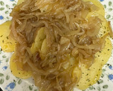 Foto del paso 3 de la receta: 455. Bacalao confitado con cebolla caramelizada y patatas (principal pescado)