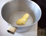 A picture of step 2 of Left over pie cake.