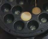 Foto langkah ke 3 dari resep Poffertjes (Traditional Dutch Mini Pancakes).