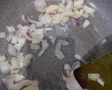 Foto langkah ke 3 dari resep Tumis jamur putih telor.