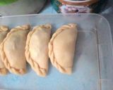 Foto langkah ke 7 dari resep Pastel Sosis Telur.