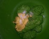 Foto langkah ke 2 dari resep Roti sobek kukus sweet green.