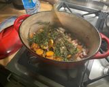 Une image de l'étape 5 de Rôti de cerf mariné au vin, légumes et herbes.