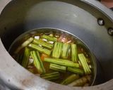 A picture of step 4 of Drumstick soup.