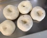 Une image de l'étape 2 de Navets raves primeurs « donuts » au bouillon de crevettes et oignon de roscoff.