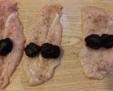 Aszalt szilvával töltött baconos csirkemell recept fázis 2 fotója
