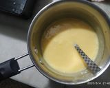 A picture of step 2 of Custard Oreo pudding.