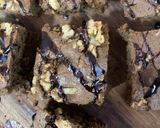 वॉल्नट ब्राउनी विद चॉकलेट सॉस (chocolate brownie with chocolate sauce recipe in Hindi) रेसिपी चरण 6 फोटो