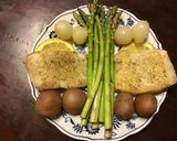 A picture of step 2 of California Farm Panfried Halibut with Asparagus.