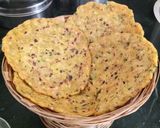 A picture of step 4 of Akki Roti.