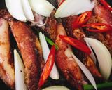 Hình bước làm 5 của món Mực Trứng Chiên Mắm