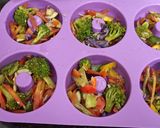 एग व्हाईट एग्झाॅटिक व्हेजी डोनट्स (egg white exotic veggie donuts recipe in marathi) रेसिपी स्टेप 3 फोटो 