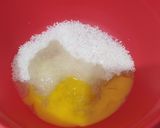 Foto langkah ke 2 dari resep Bolu Kukus Ubi Ungu (No Mixer).