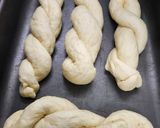 Foto del paso 11 de la receta: Pan trenzado sencillo con crema de leche