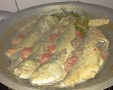 Foto langkah ke 4 dari resep Ikan Banyar Kuah Asam Pedas.