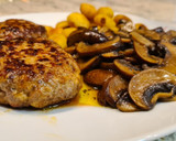 Foto del paso 9 de la receta: Hamburguesa de chorizo con champiñones al ajillo