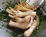Foto langkah ke 4 dari resep Ceker sambal ijo.