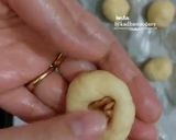 عکس مرحله 6 از دستور شیرینی توپی مغزدار 🍘 (با زرده پخته،بدون همزن)