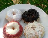 Foto langkah ke 9 dari resep Donat Maizena.
