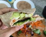 Foto del paso 3 de la receta: Burritos frescos con salsa de aguacate